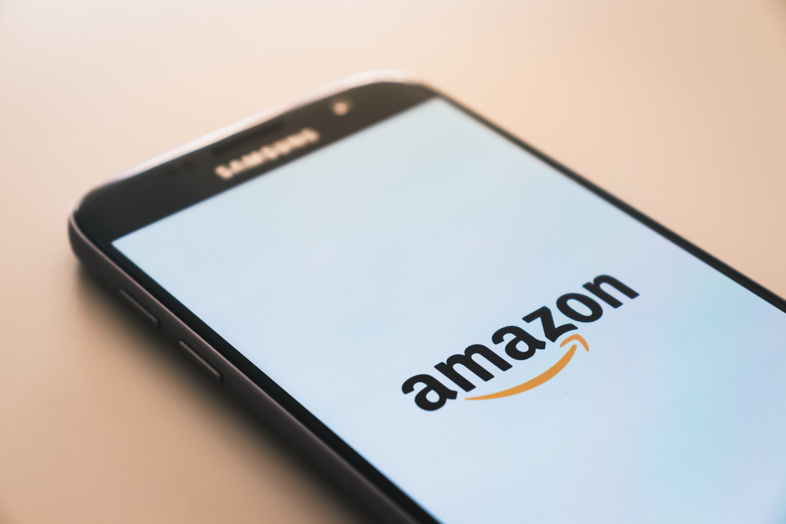 Amazon – czym jest? Co można tam kupić i w jakich cenach?